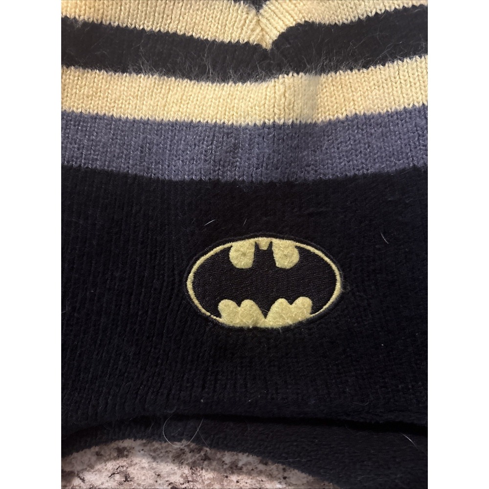DC Comics Batman Black 3D POP Logo Hat Beanie Winter Hat-EUC - Picture 2 of 5